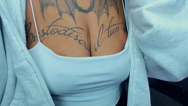 CharimgSabrina webcam