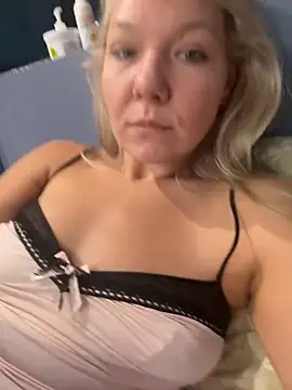Leonora75 webcam