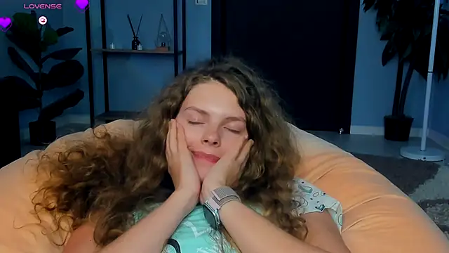 RayaNenlia webcam