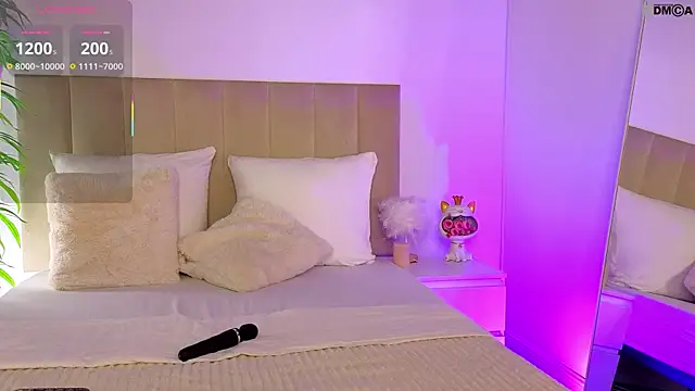 SkylarVoxx webcam