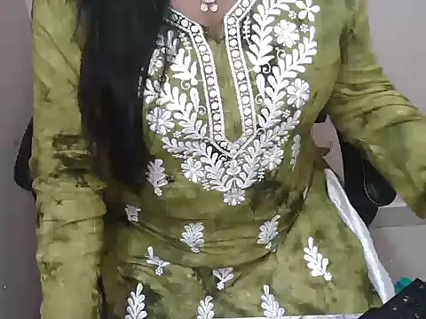 bold_naina webcam