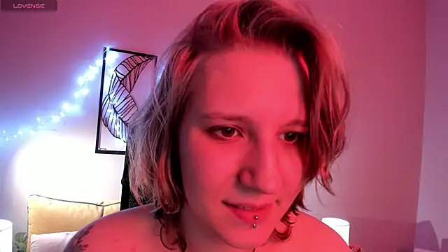 Hailey_Foxy webcam