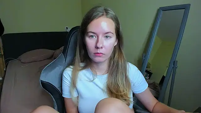 EmilyPaw webcam