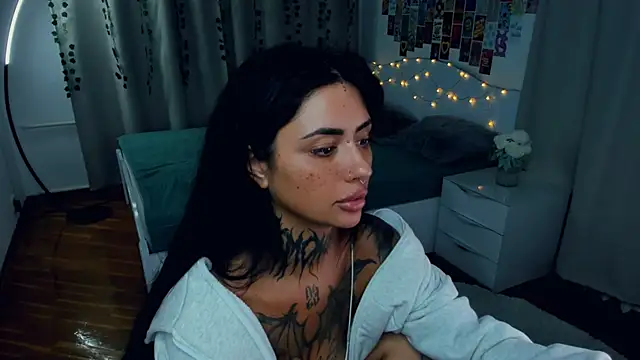 CharimgSabrina webcam