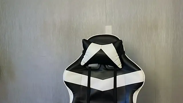 Ades_Lowe webcam