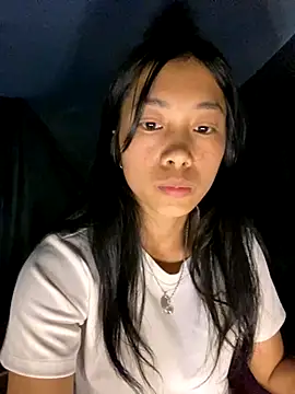 lylyox9 - LylyOx9's free webcam - UK Sex Cams