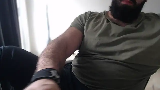 hugemachohandsome webcam