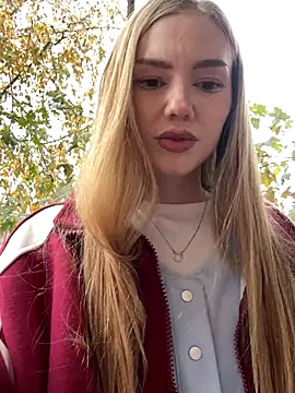 MilaMoone webcam