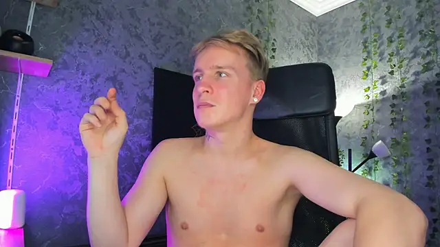 AlexxSweet webcam