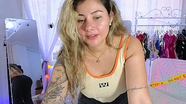 Tawny_cox webcam