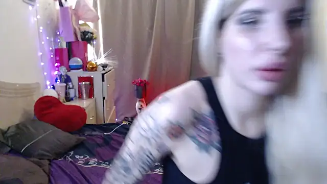 BLACKPeonyy webcam
