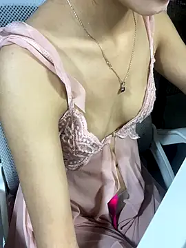 Mina048 webcam