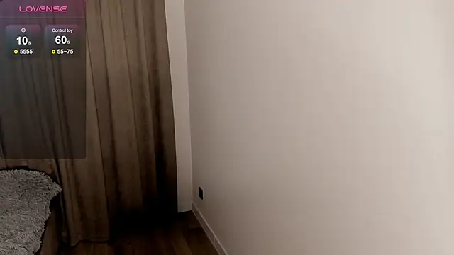 Vivian_Naytt webcam