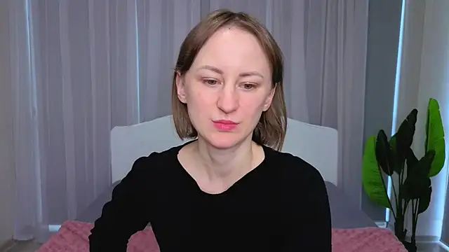 LuluChiiii webcam