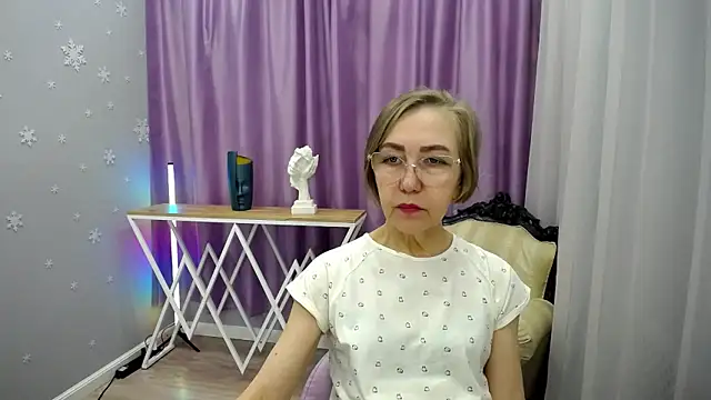 queen_a_n_i webcam
