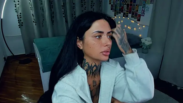 CharimgSabrina webcam