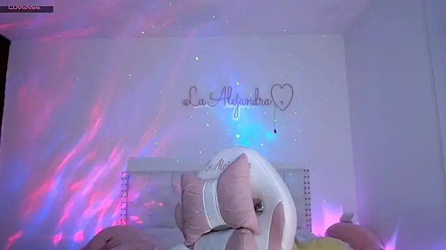 alee_lenoxx webcam