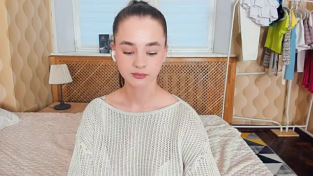 JinnyMcie webcam