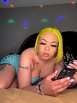 ThickAssRena webcam