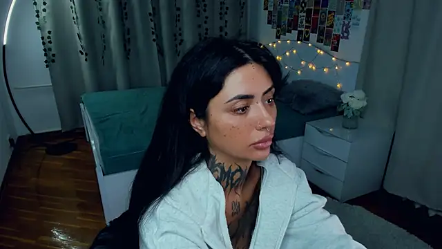 CharimgSabrina webcam