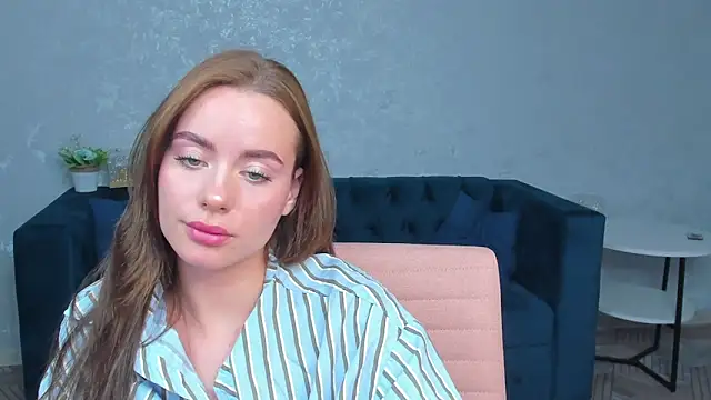 Ameli_Povilain webcam