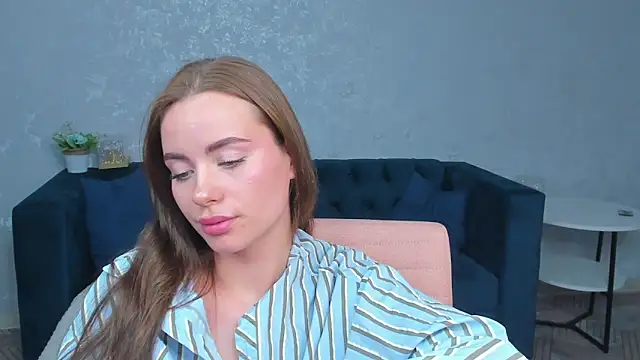 Ameli_Povilain webcam