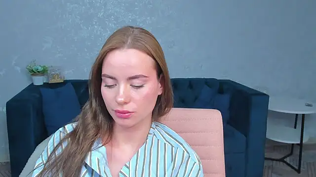 Ameli_Povilain webcam