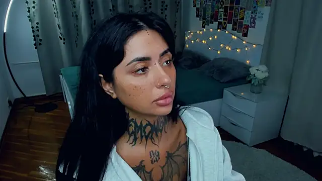 CharimgSabrina webcam