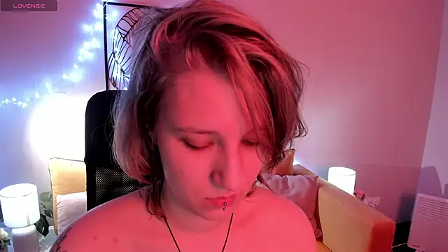 Hailey_Foxy webcam