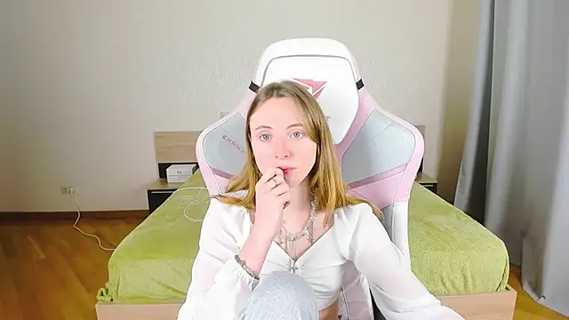 Cowell_Adelina webcam
