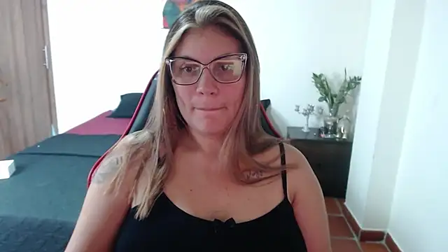 Secret_Bella webcam