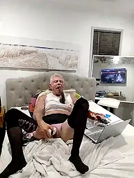 iamthepublickmasterbater webcam