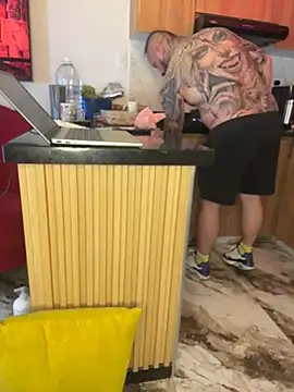 liz_and_thiago webcam