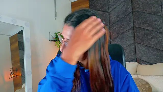 LauraaGomezz__ webcam