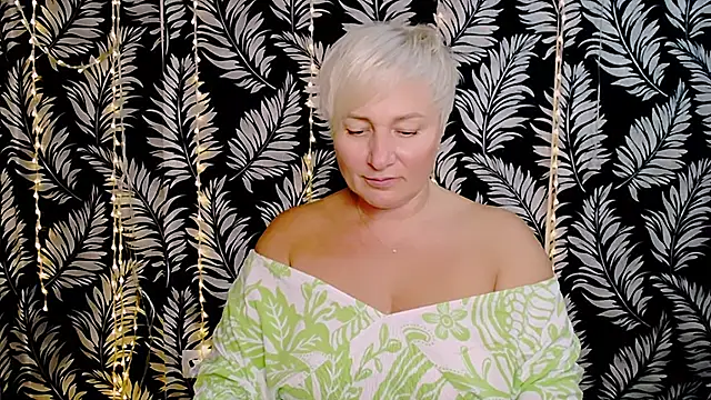 Olivia_playful webcam