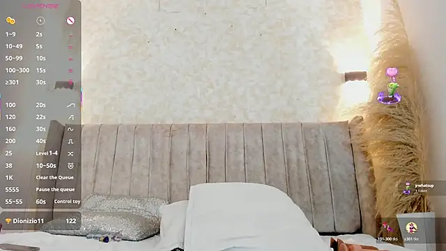 mia_lourence webcam