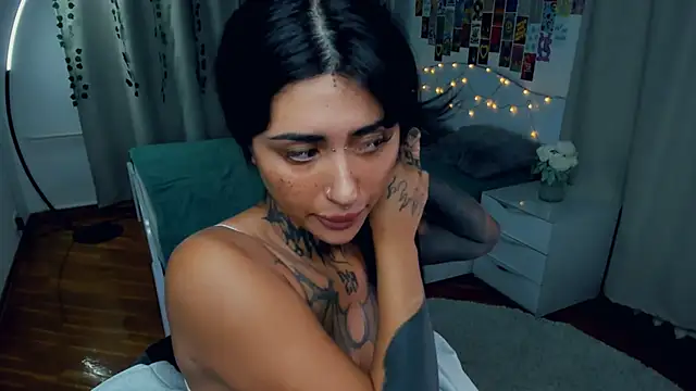 CharimgSabrina webcam