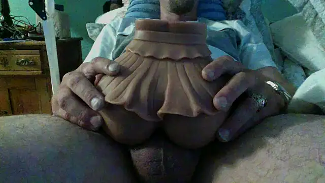 BIGWHITECOCKDOC36 webcam