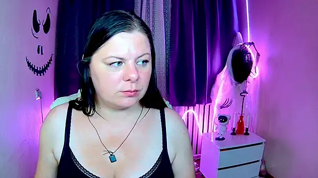 BritneyRaine webcam