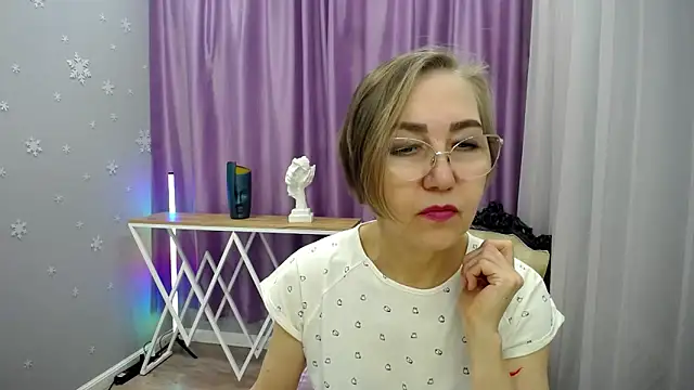 queen_a_n_i webcam