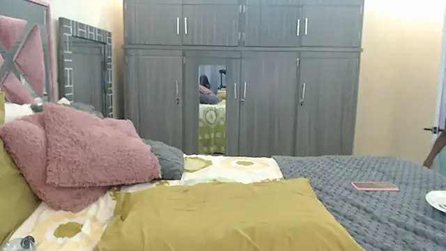 Ginachaudex webcam