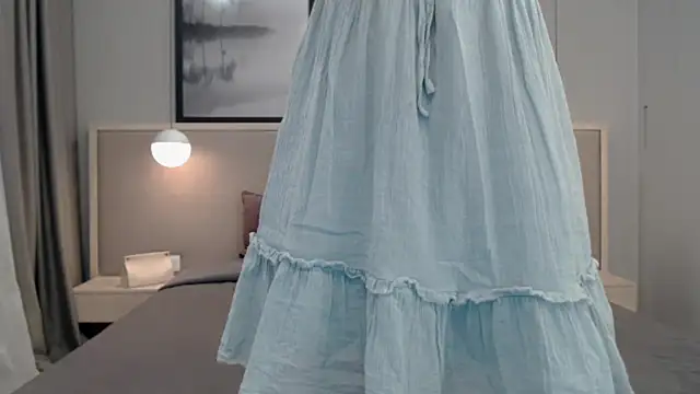 ShySchoolGirl webcam