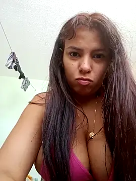 IsabellaLuxe webcam