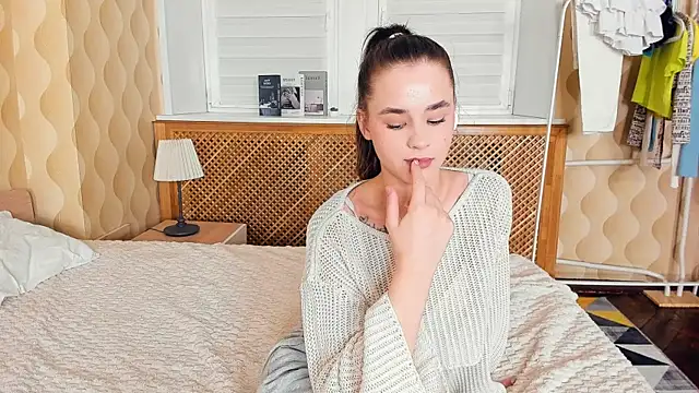 JinnyMcie webcam