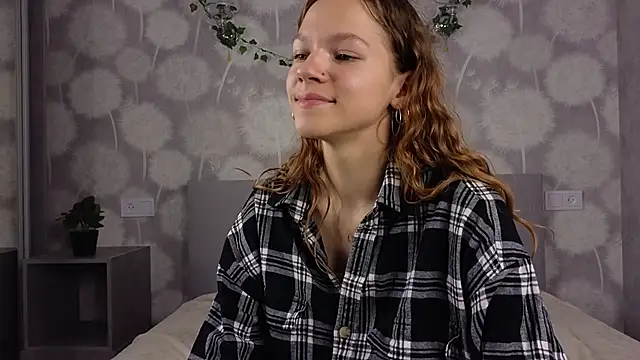 VelvetRisque webcam