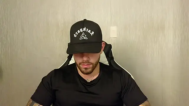 Ades_Lowe webcam
