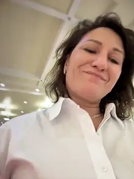 zhenjapoledance (F milf) - Show tits