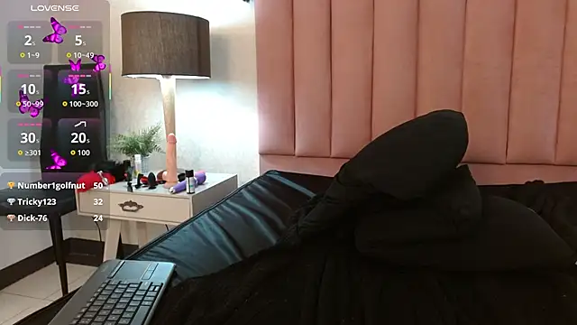 Lolagolden1 webcam