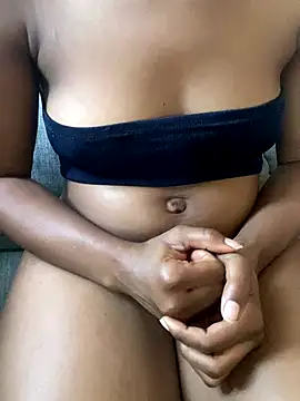 PrettyNina77 webcam