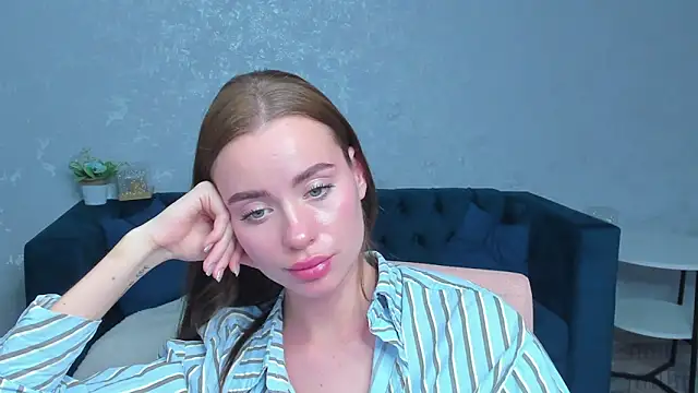 Ameli_Povilain webcam
